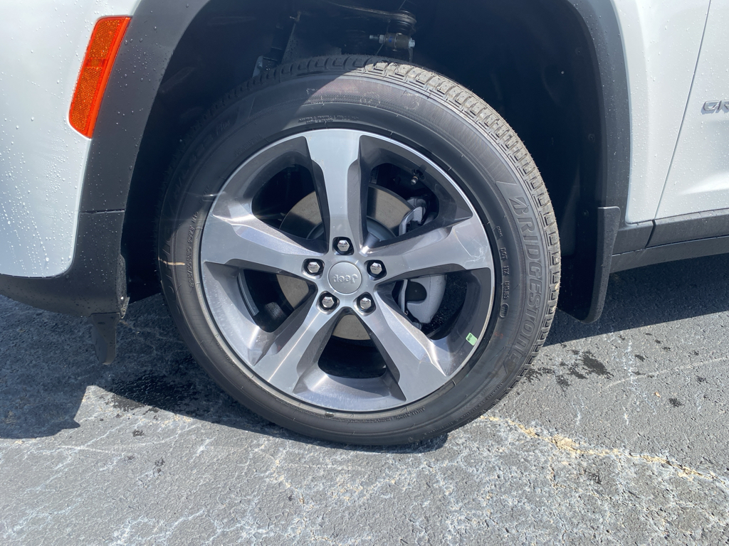 2026 Jeep Grand Cherokee representative vehicle photo