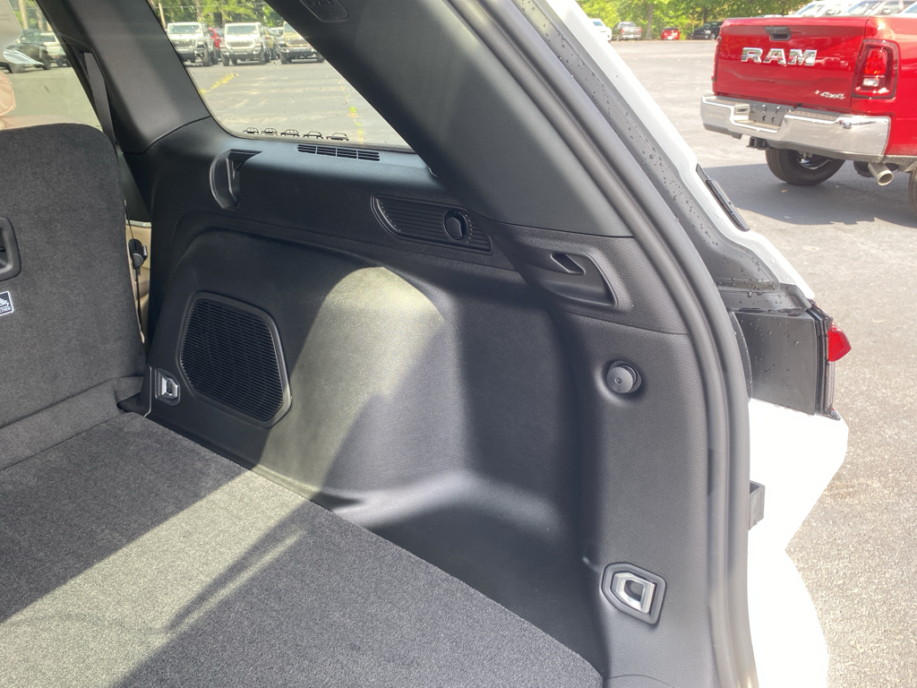 2026 Jeep Grand Cherokee representative vehicle photo