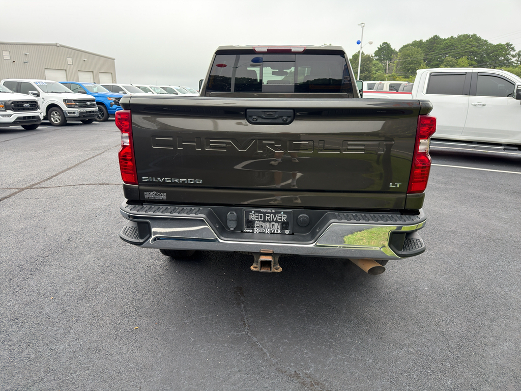 2022 Chevrolet Silverado LT photo 6
