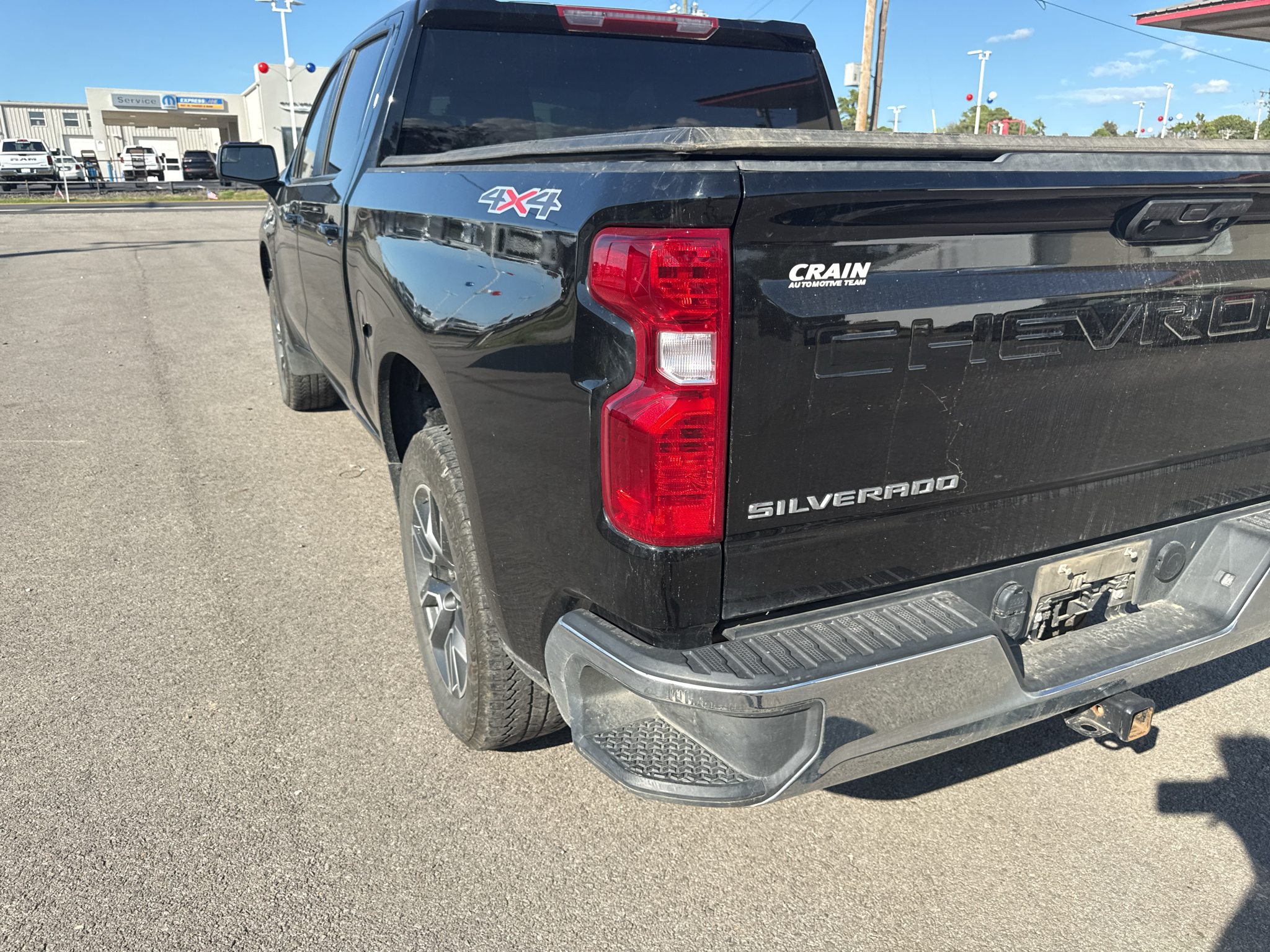 2025 Chevrolet Silverado LT photo 4