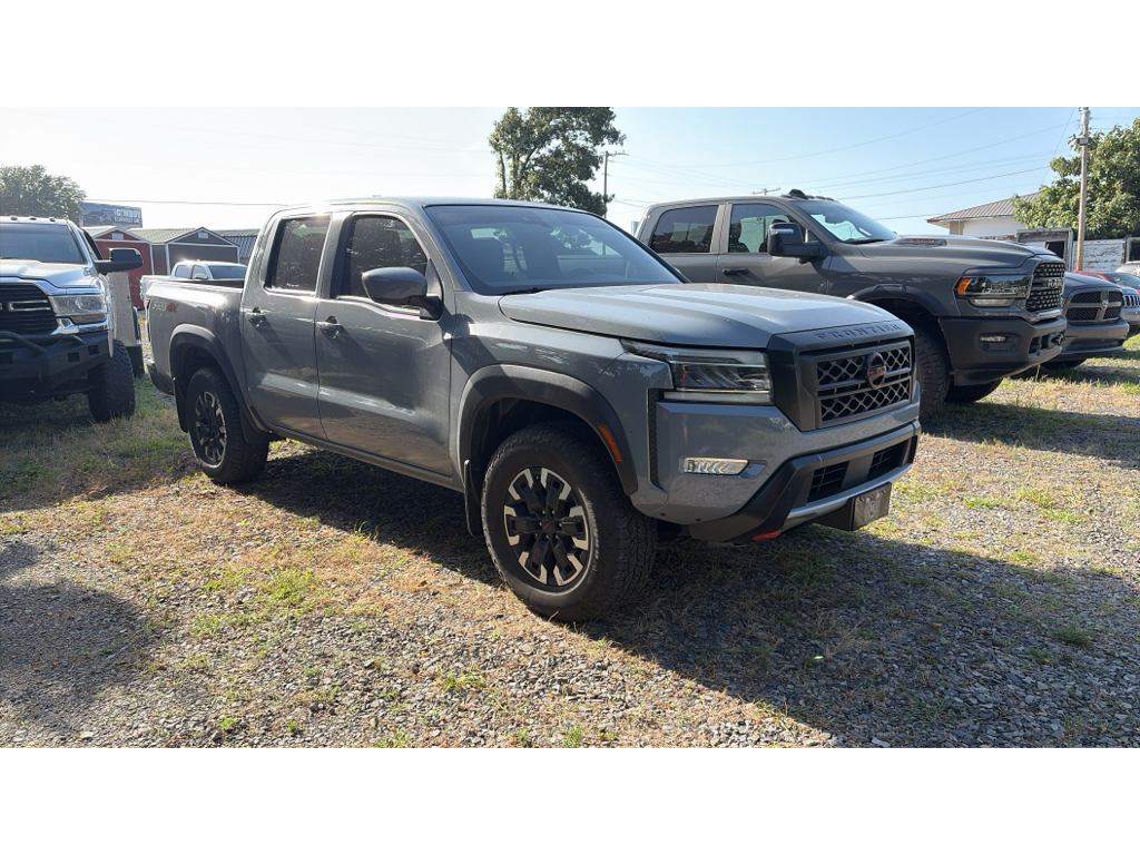 2024 Nissan Frontier PRO-4X photo 2