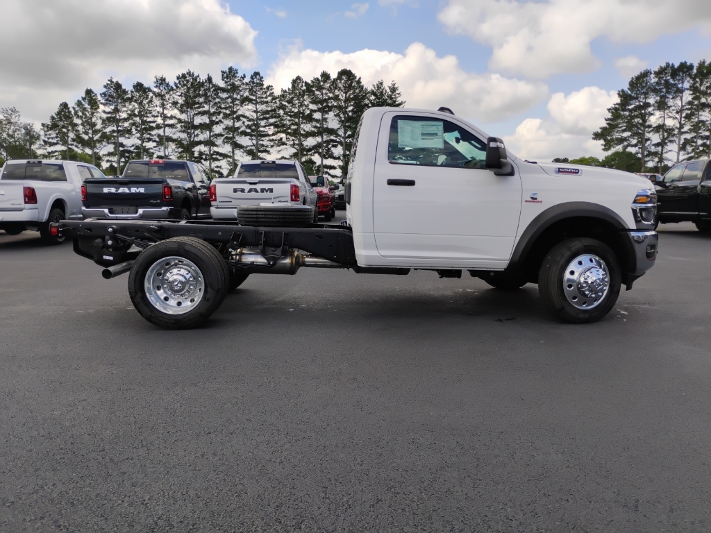 2026 Ram 5500 Chassis Tradesman photo 4