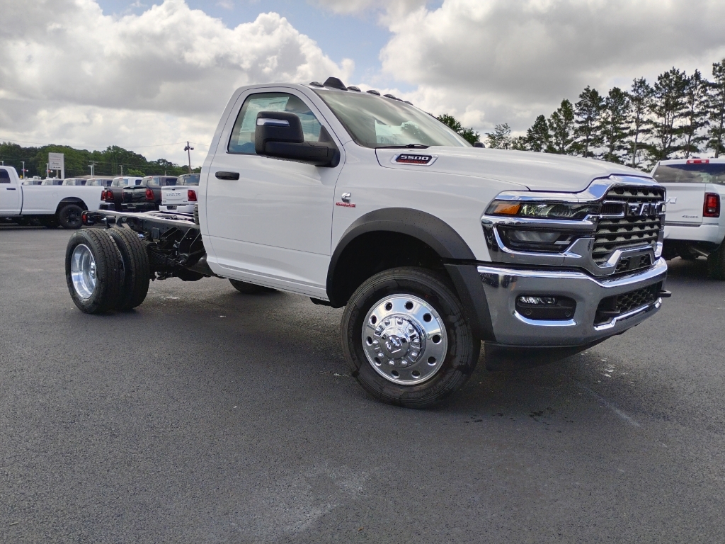 2026 Ram 5500 Chassis Tradesman photo 3