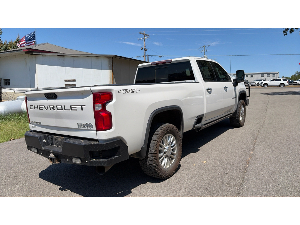 2023 Chevrolet Silverado High Country photo 3