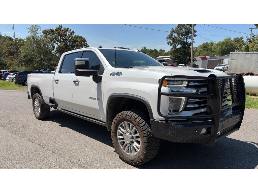 2023 Chevrolet Silverado High Country photo 2
