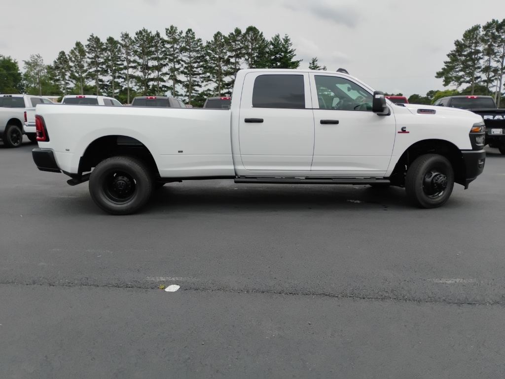 2026 Ram 3500 Tradesman photo 4