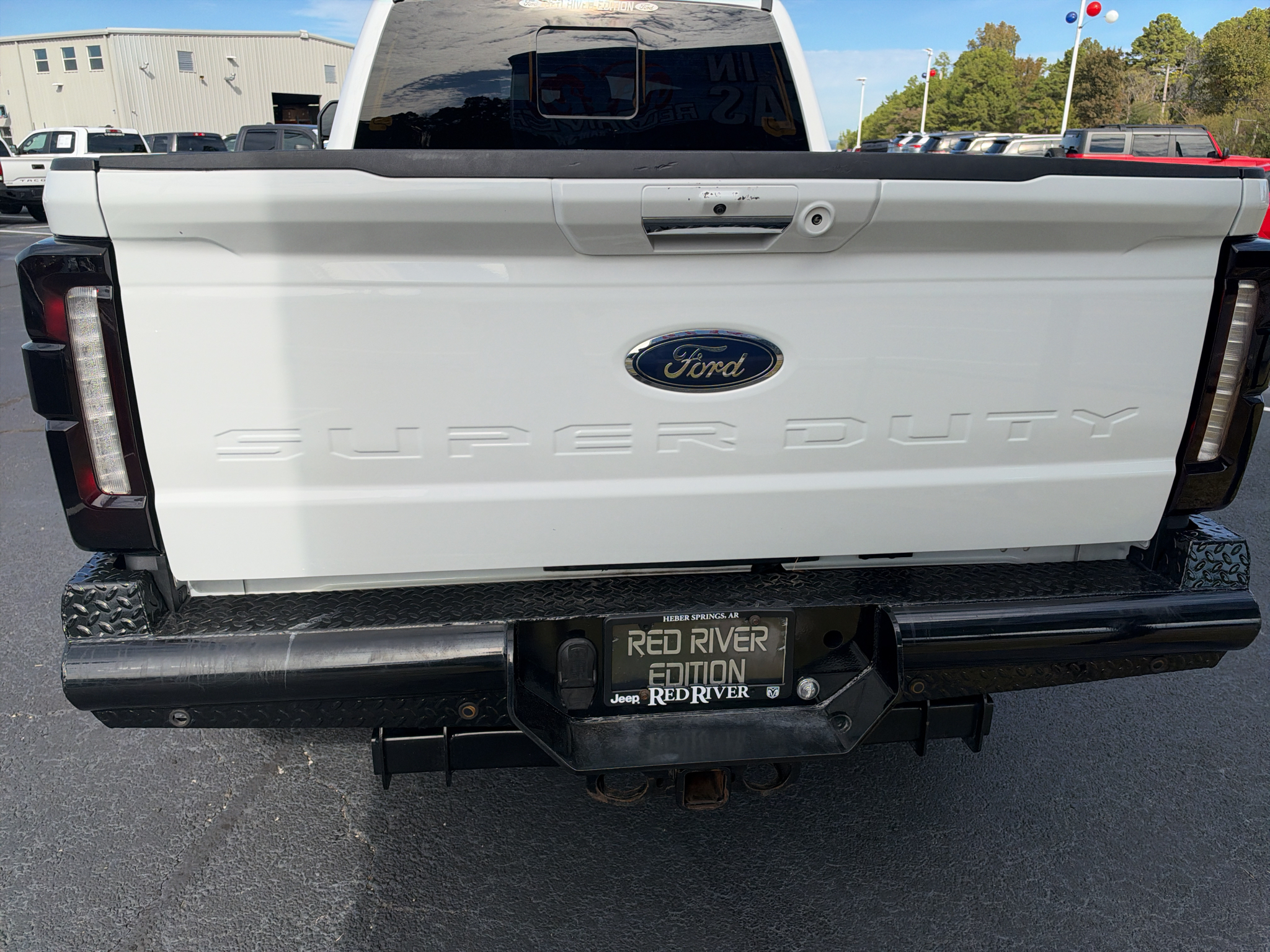 2023 Ford F-350 LARIAT photo 6