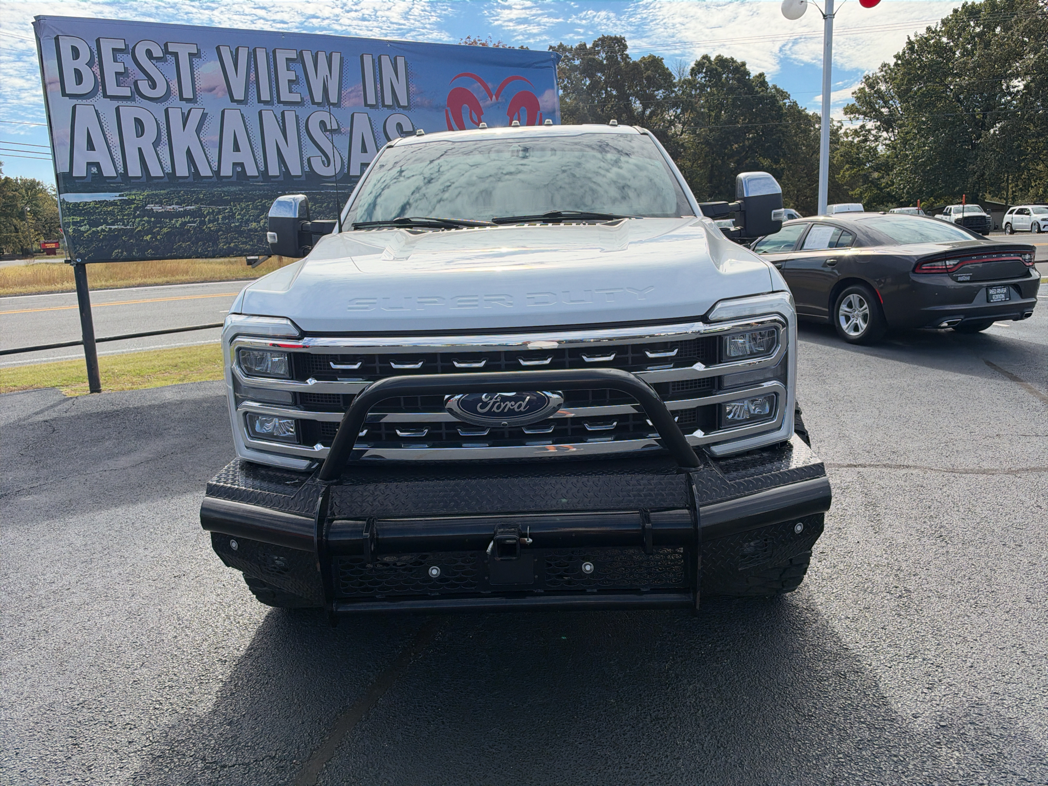 2023 Ford F-350 LARIAT photo 2