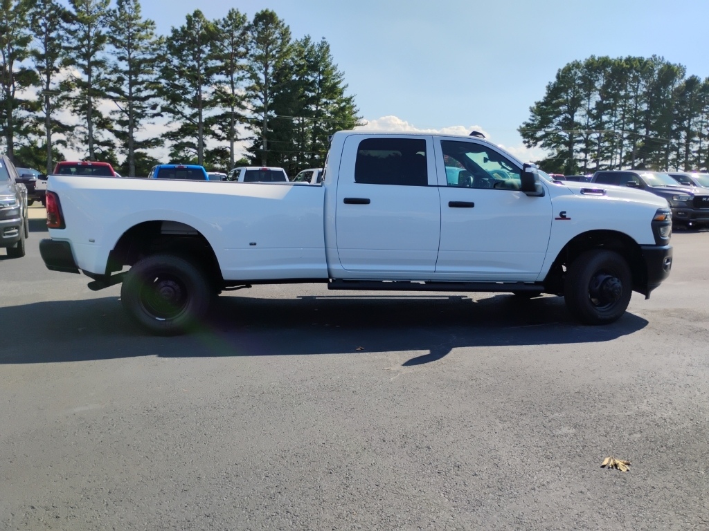 2026 Ram 3500 Tradesman photo 4