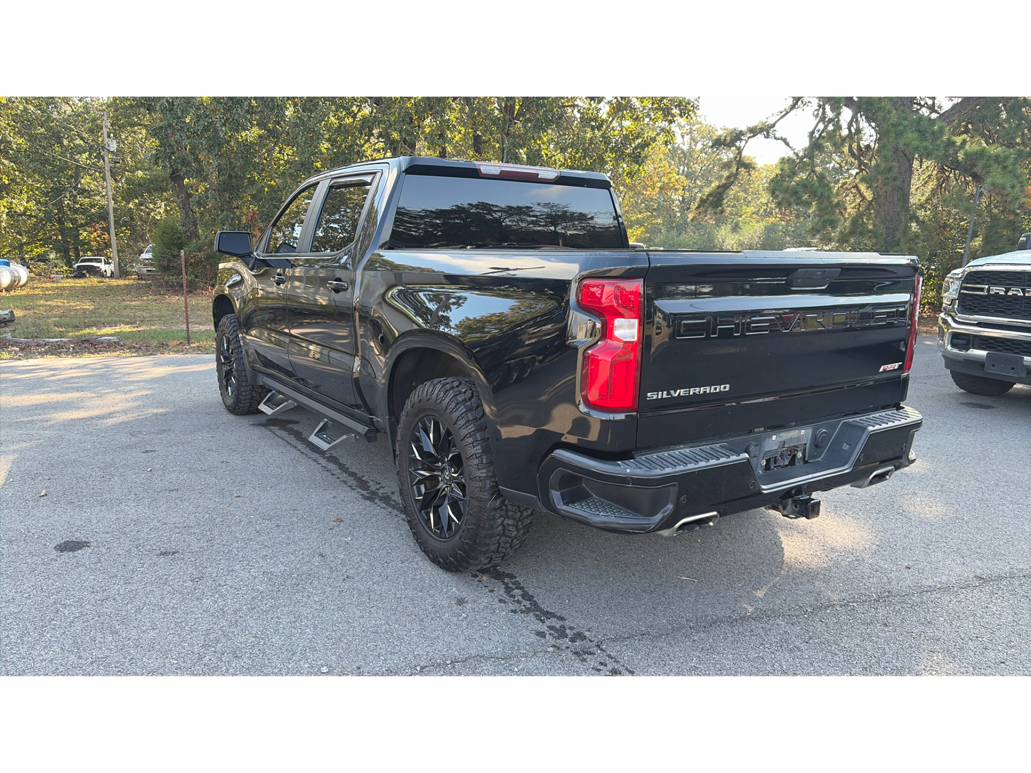2020 Chevrolet Silverado RST photo 4