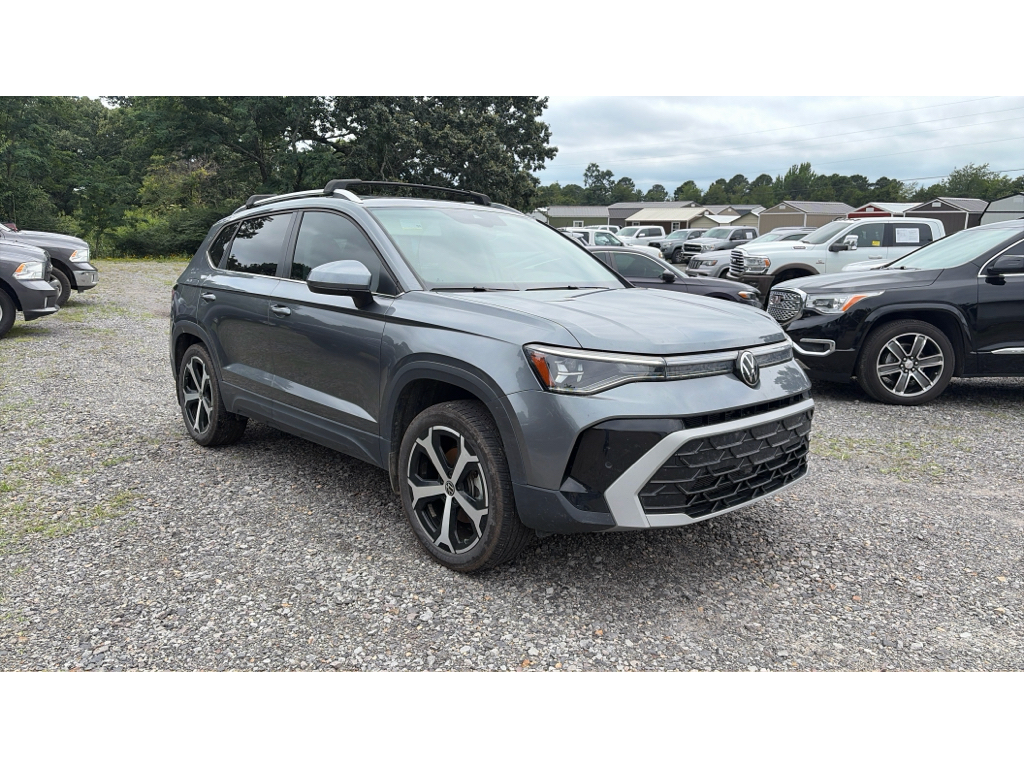 2025 Volkswagen Taos SEL photo 2