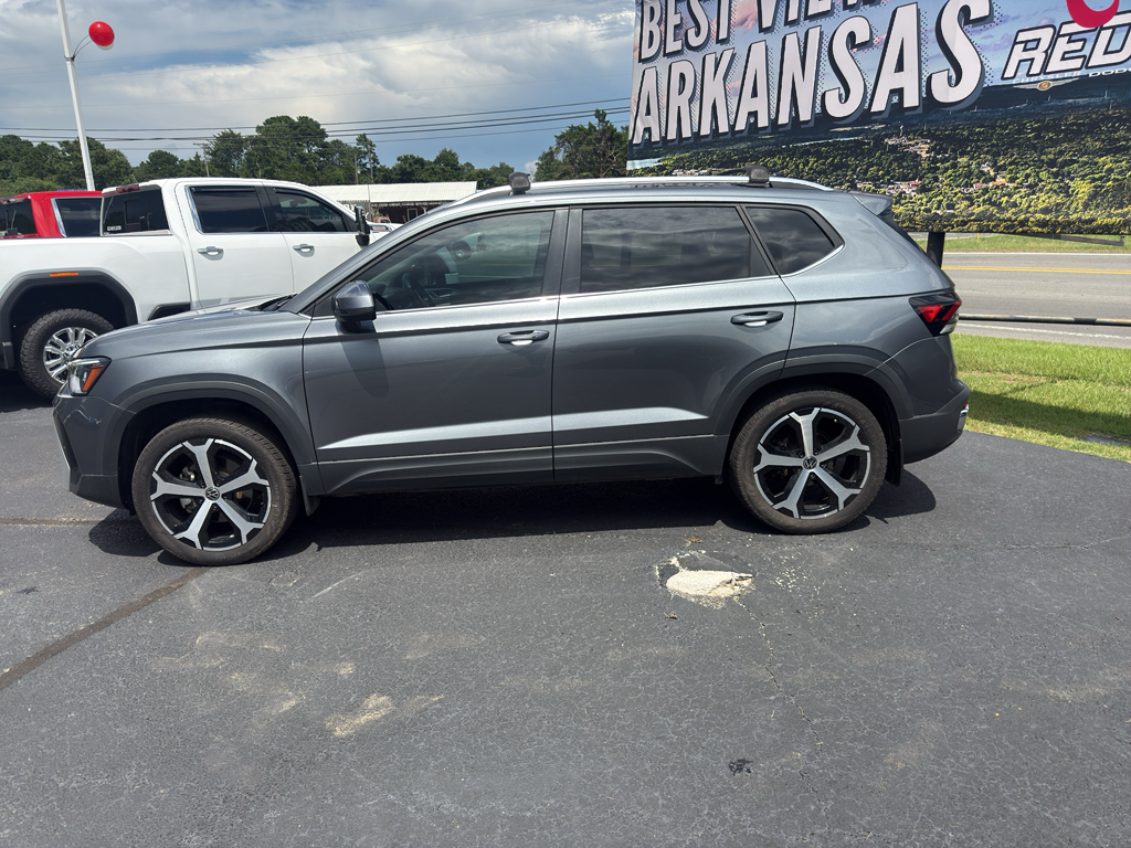 2025 Volkswagen Taos representative vehicle photo