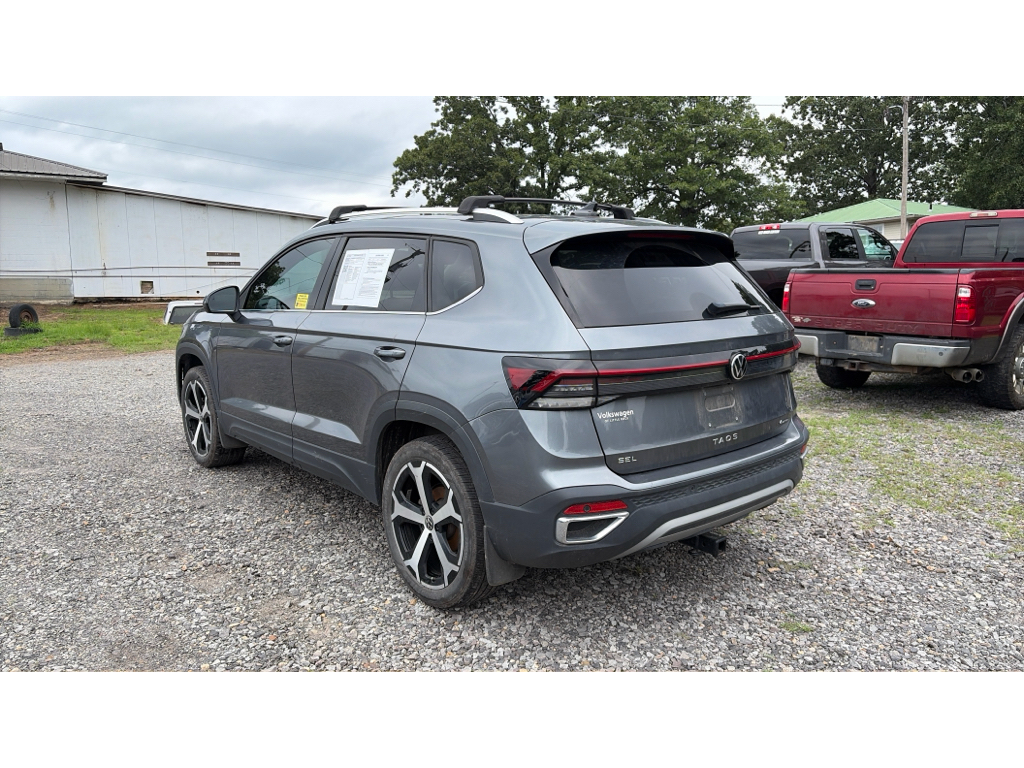 2025 Volkswagen Taos SEL photo 4