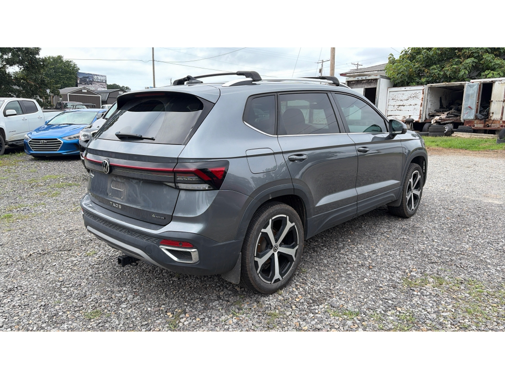 2025 Volkswagen Taos SEL photo 3