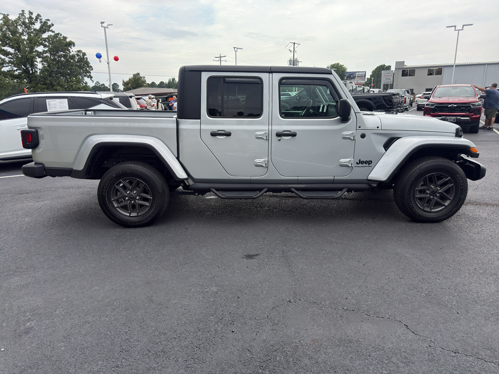 2024 Jeep Gladiator Sport S photo 4