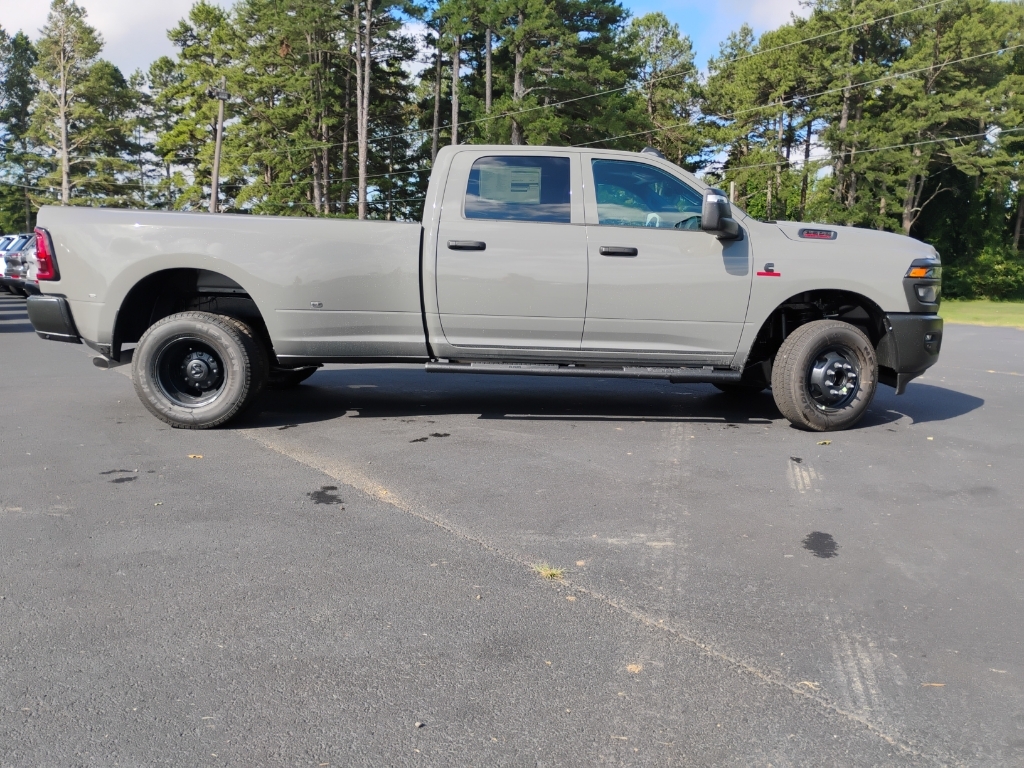 2026 Ram 3500 Tradesman photo 4