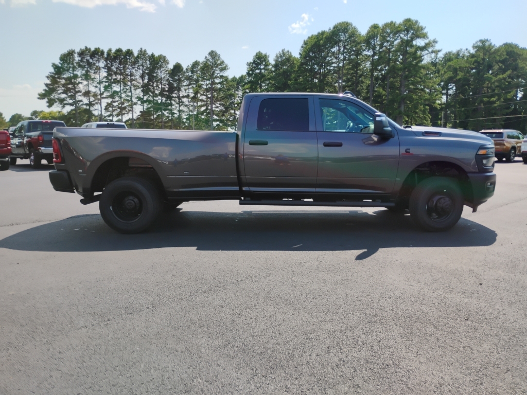2026 Ram 3500 Tradesman photo 4
