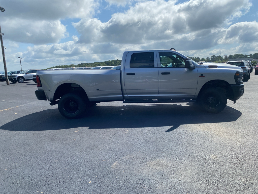 2026 Ram 3500 Tradesman photo 4