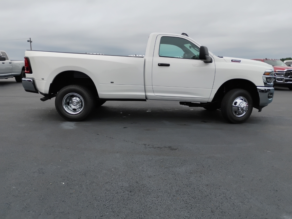 2026 Ram 3500 Tradesman photo 4