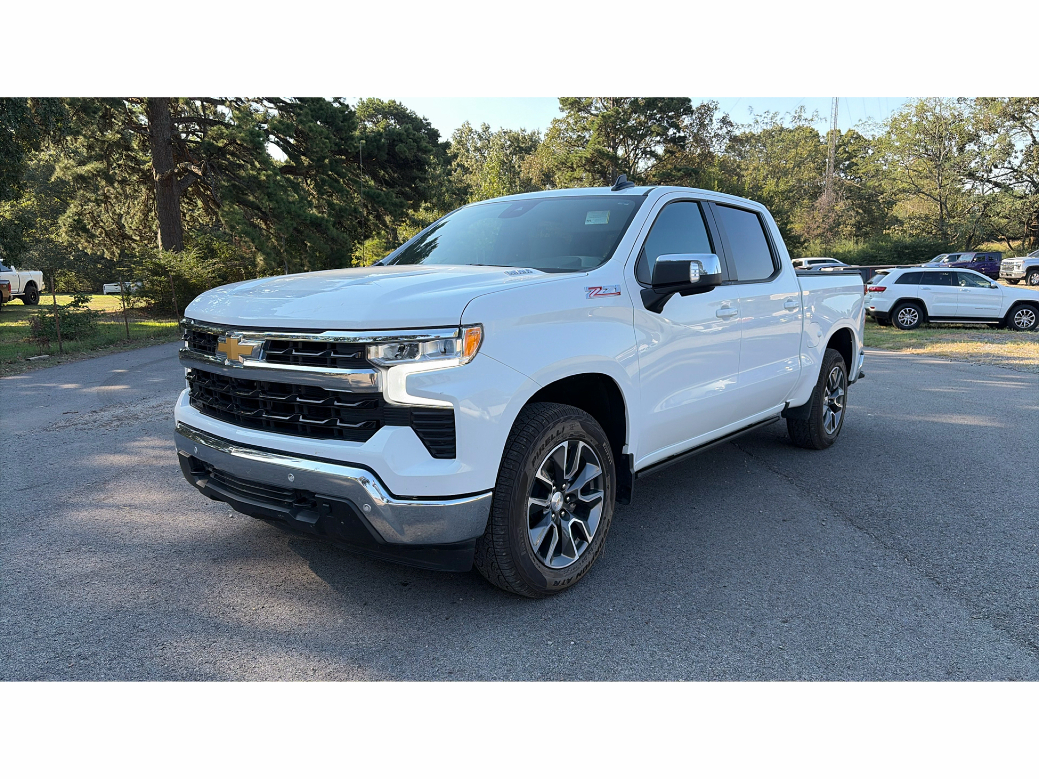 2024 Chevrolet Silverado LT photo 1