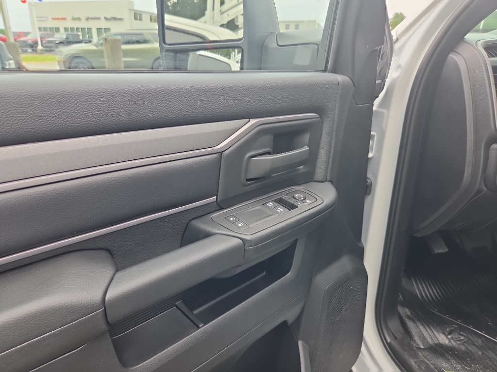 2026 Ram 5500 Chassis Tradesman photo 5