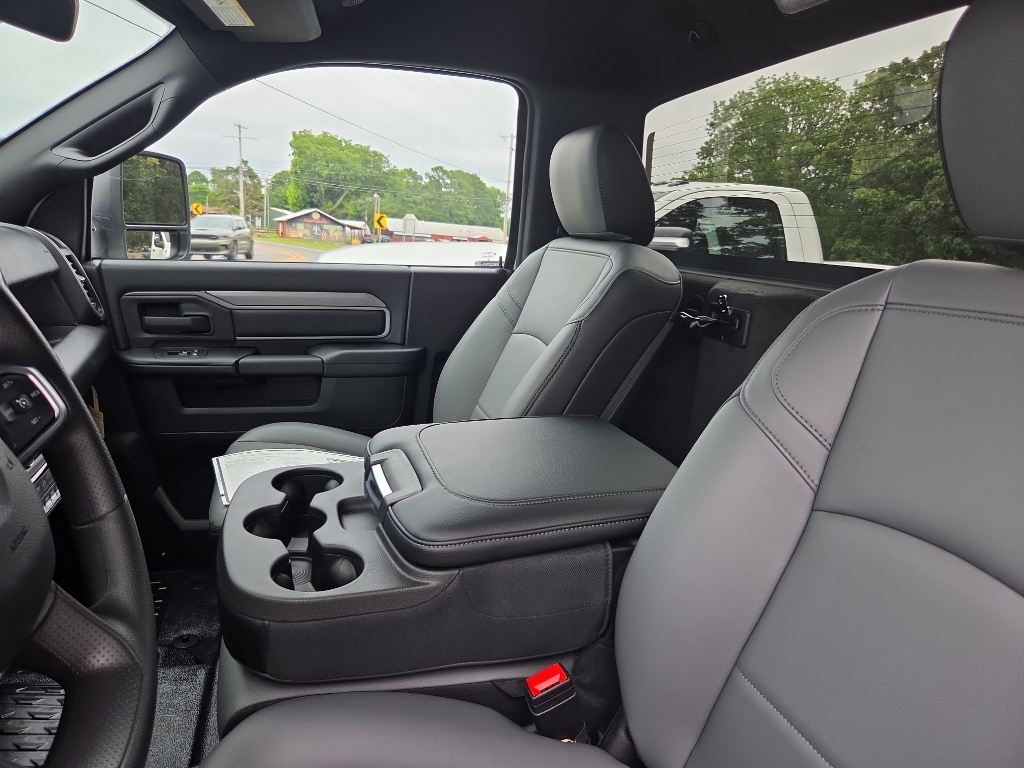 2026 Ram 5500 Chassis Tradesman photo 4