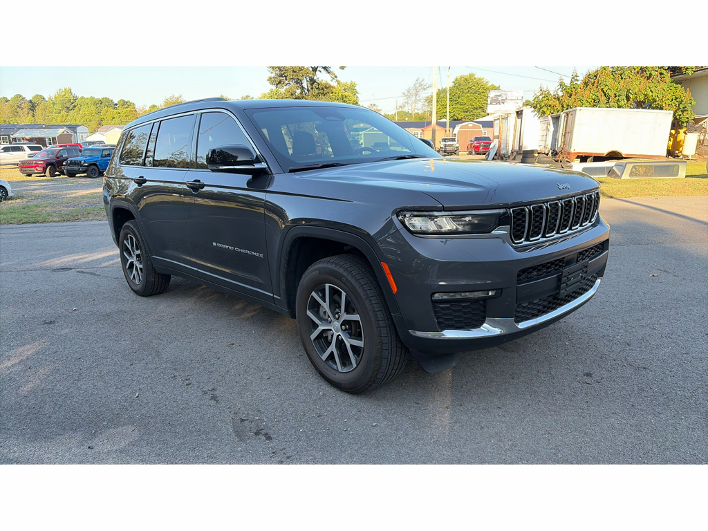 2025 Jeep Grand Cherokee L Limited photo 2