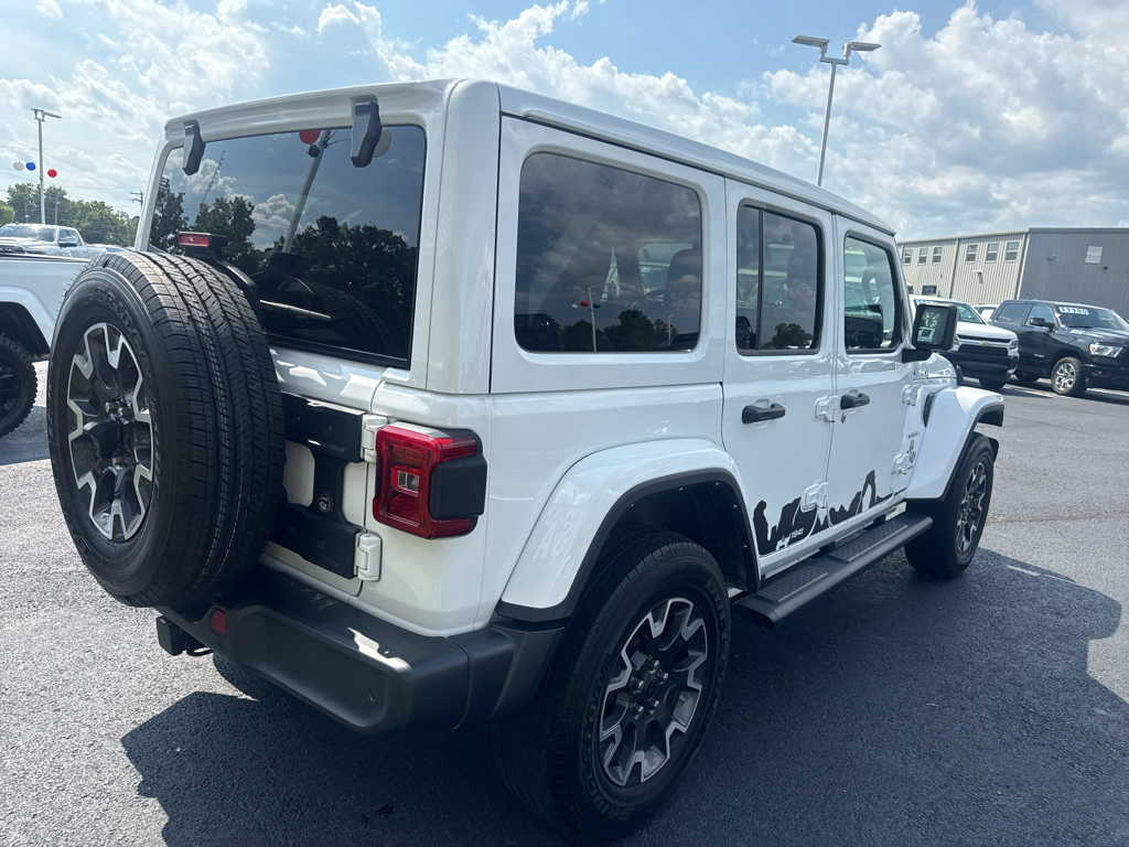 2024 Jeep Wrangler Sahara photo 5
