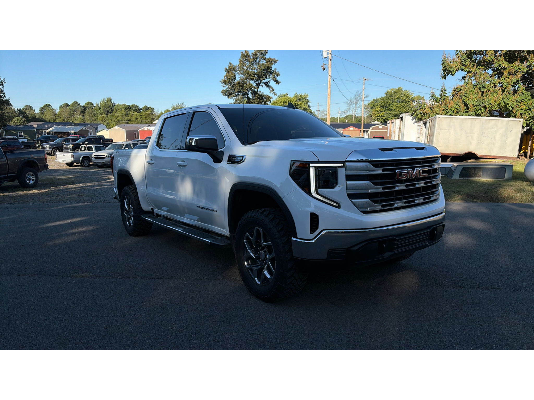 2025 GMC Sierra SLE photo 2