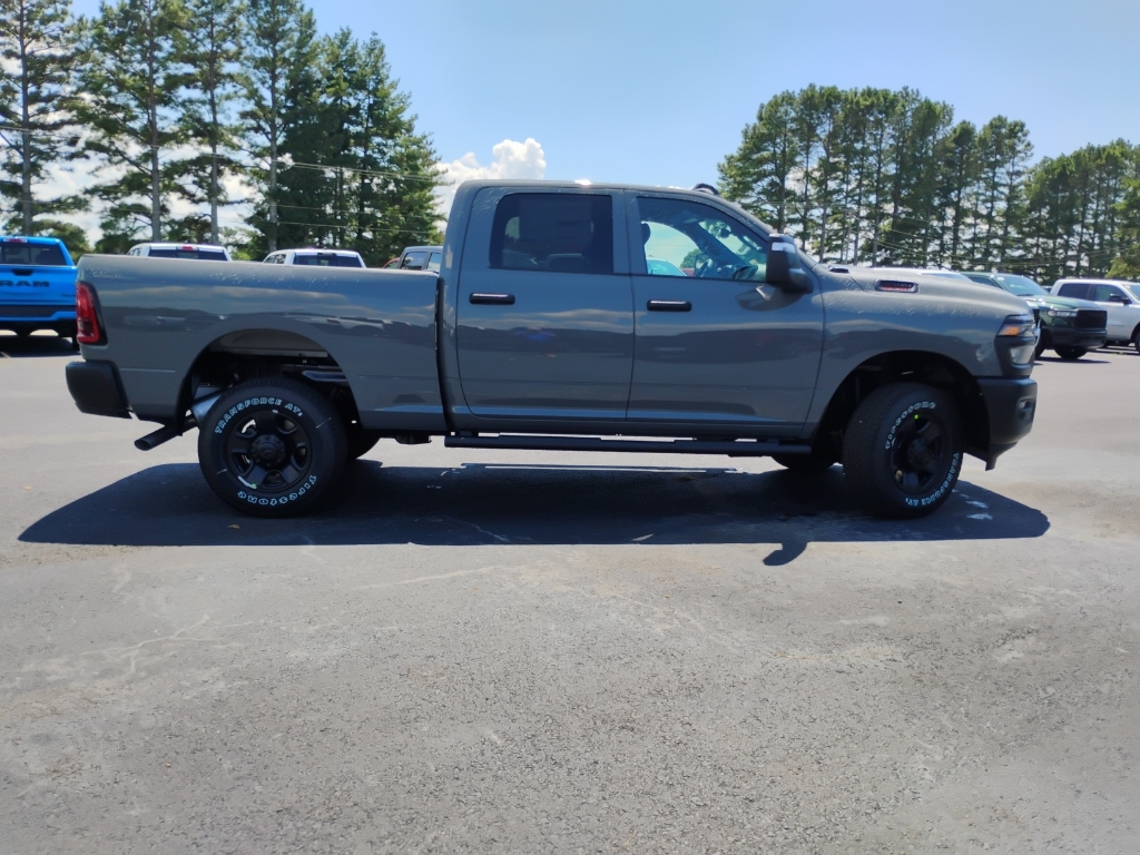 2026 Ram 2500 Tradesman photo 4
