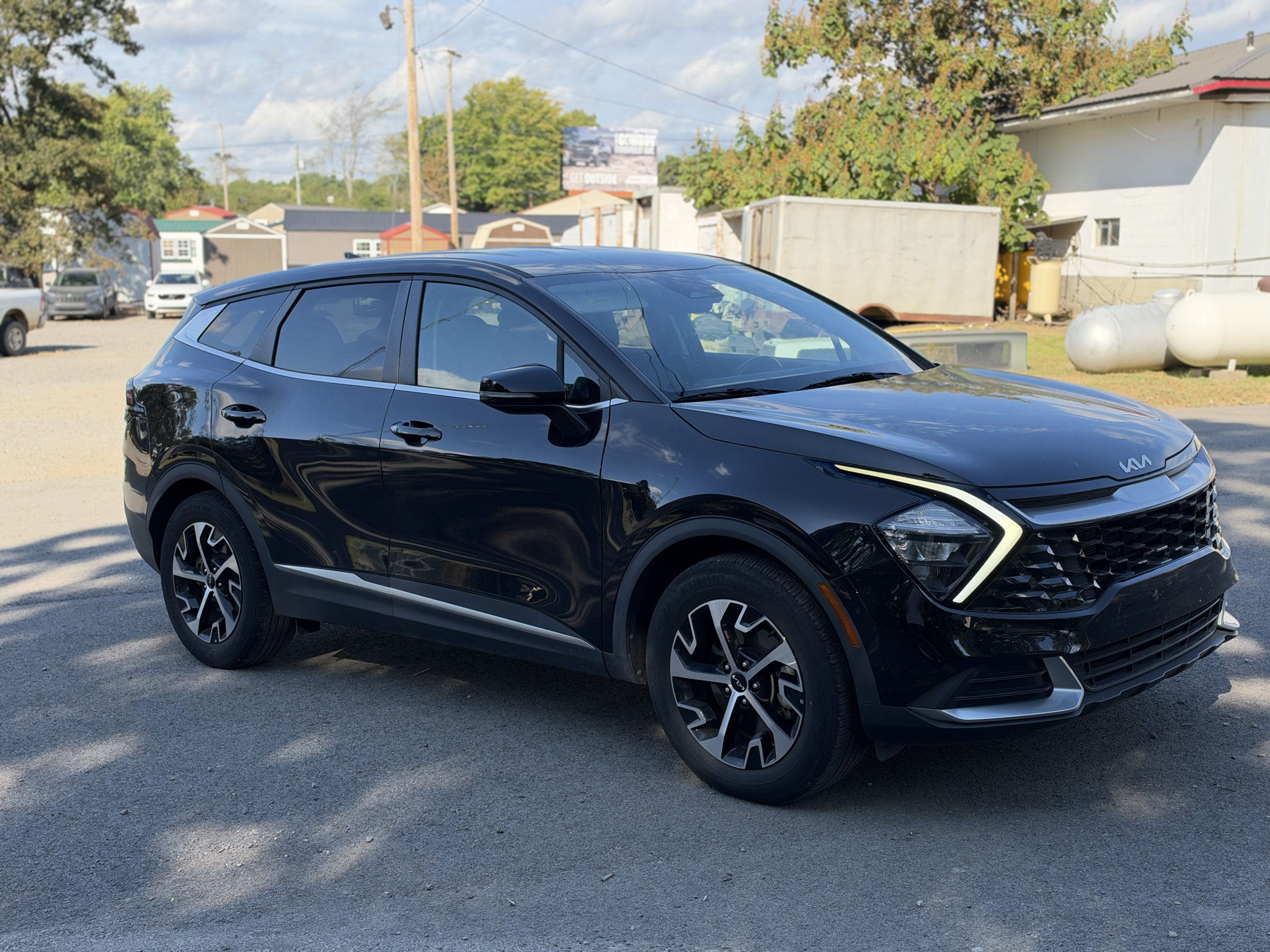2023 Kia Sportage EX photo 2