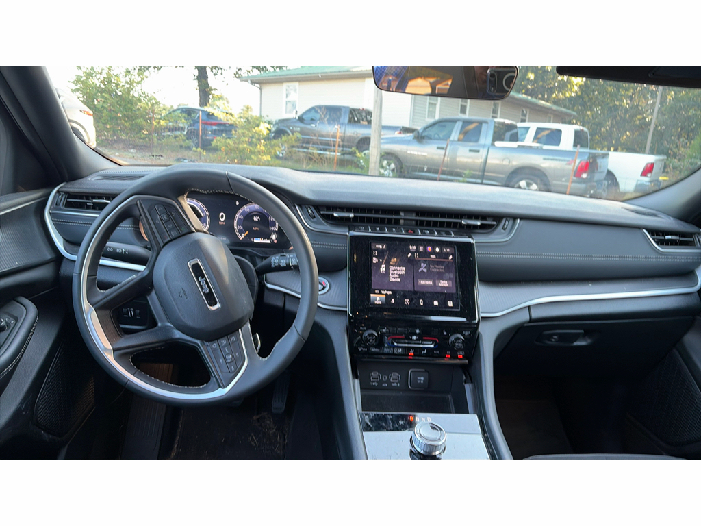 2025 Jeep Grand Cherokee Altitude X photo 6