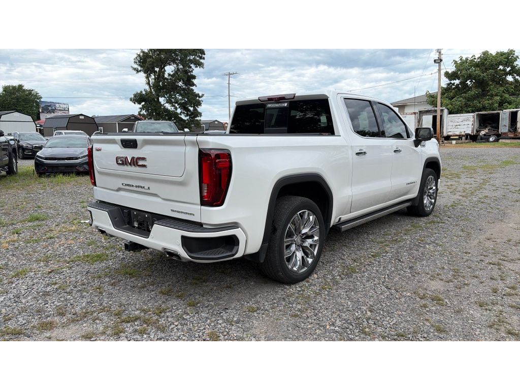 2023 GMC Sierra Denali photo 3