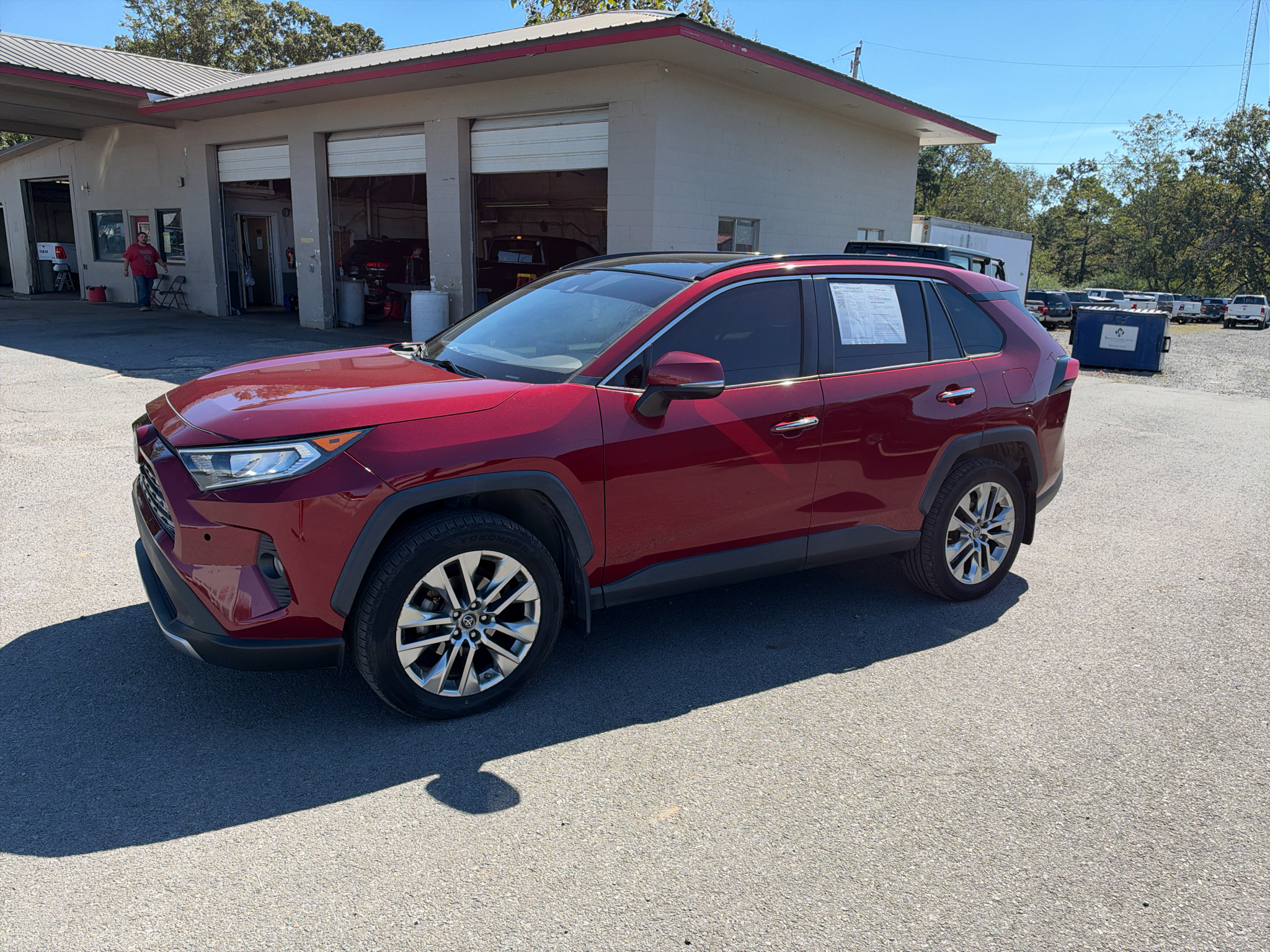 2019 Toyota RAV4 Limited photo 1