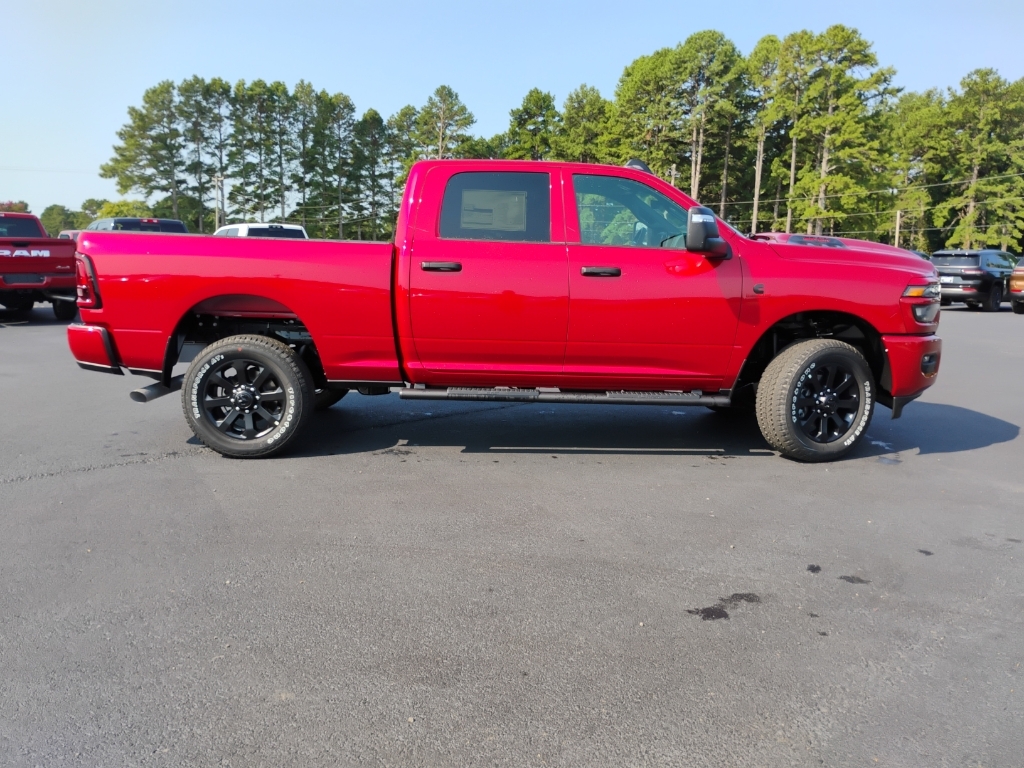 2026 Ram 2500 Black Express photo 4