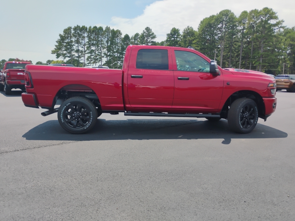 2026 Ram 2500 Black Express photo 4