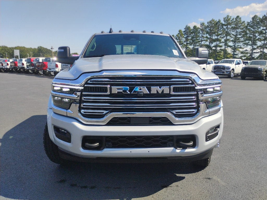 2027 Ram 5500 Chassis Big Horn photo 2