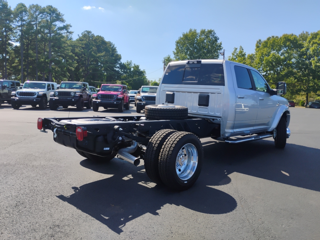 2027 Ram 5500 Chassis Big Horn photo 5