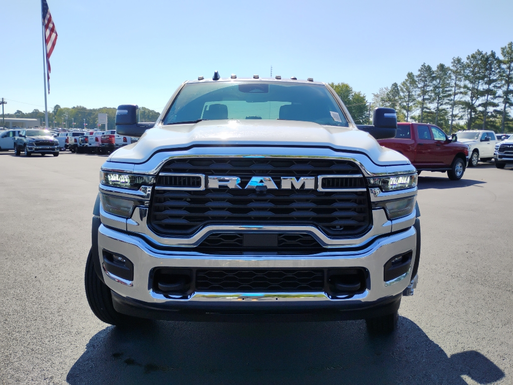 2026 Ram 5500 Chassis Tradesman photo 2