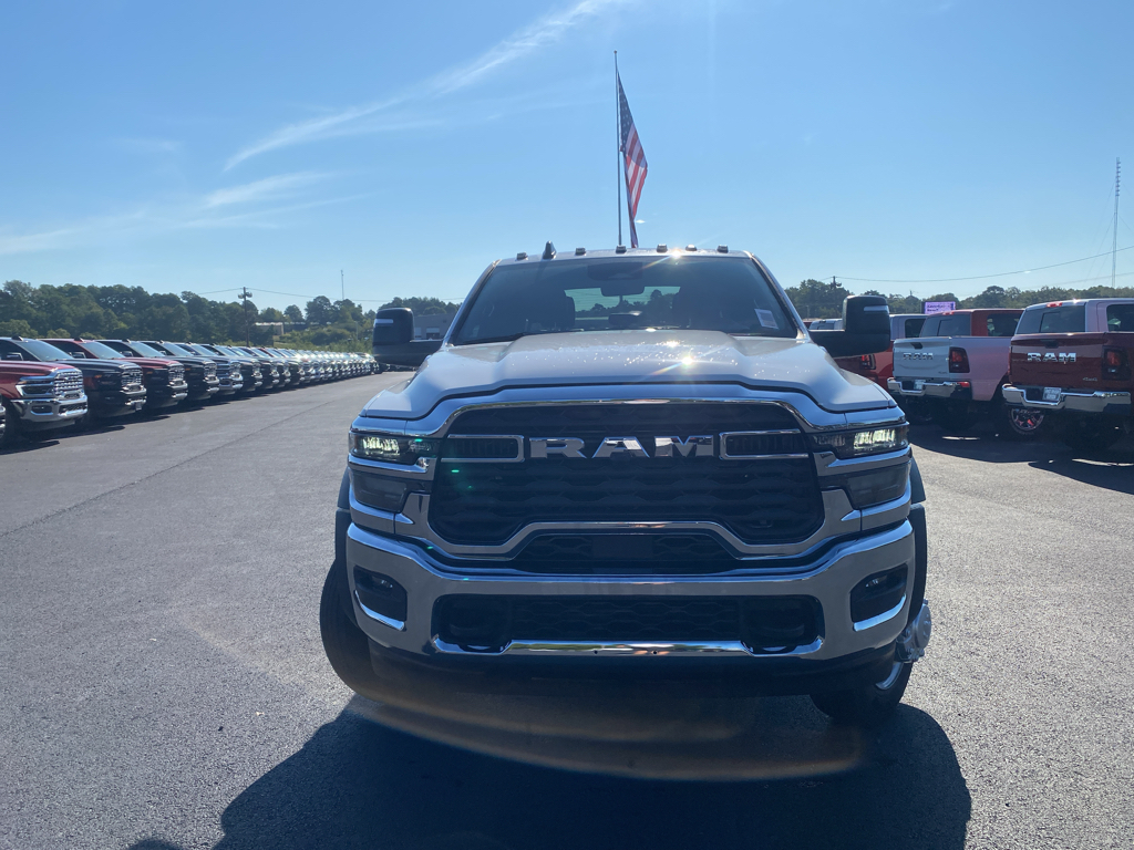 2027 Ram 4500 Chassis Tradesman photo 2