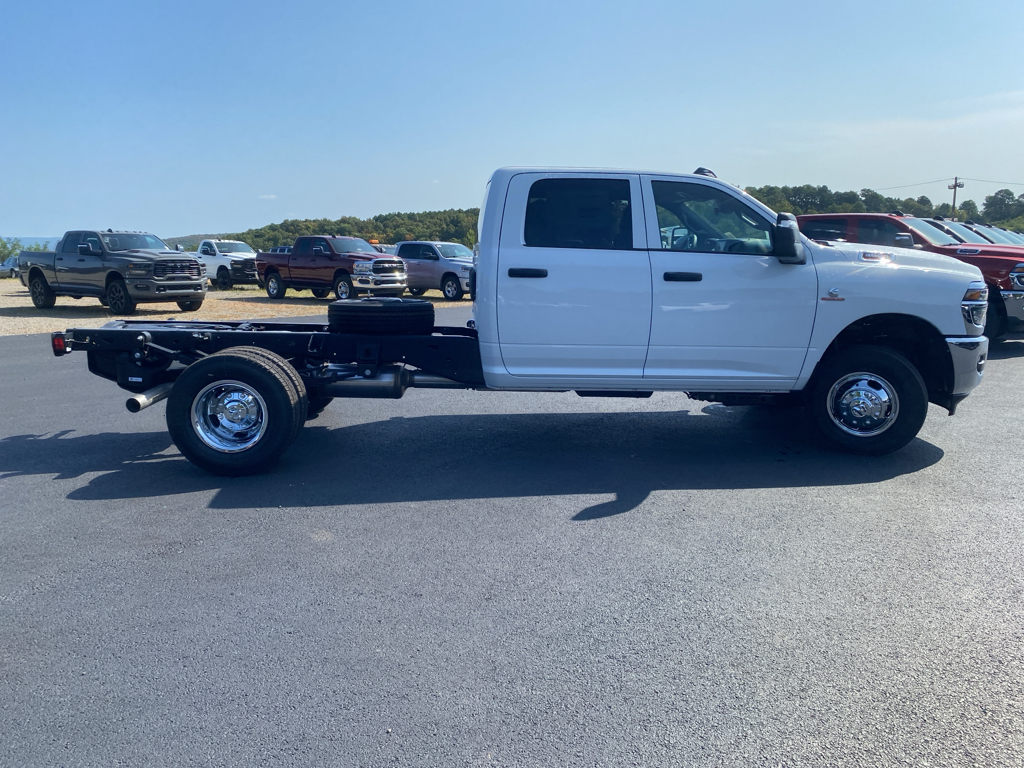 2026 Ram 3500 Chassis Tradesman photo 4