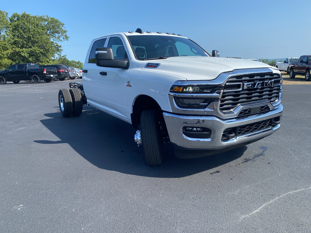 2026 Ram 3500 Chassis Tradesman photo 3