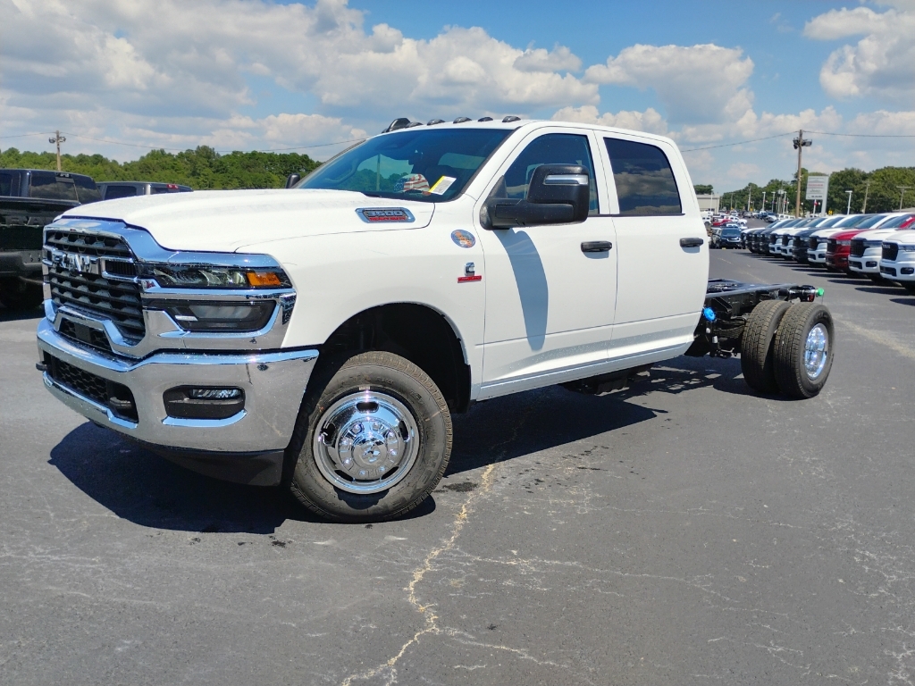 2026 Ram 3500 Chassis Tradesman photo 1