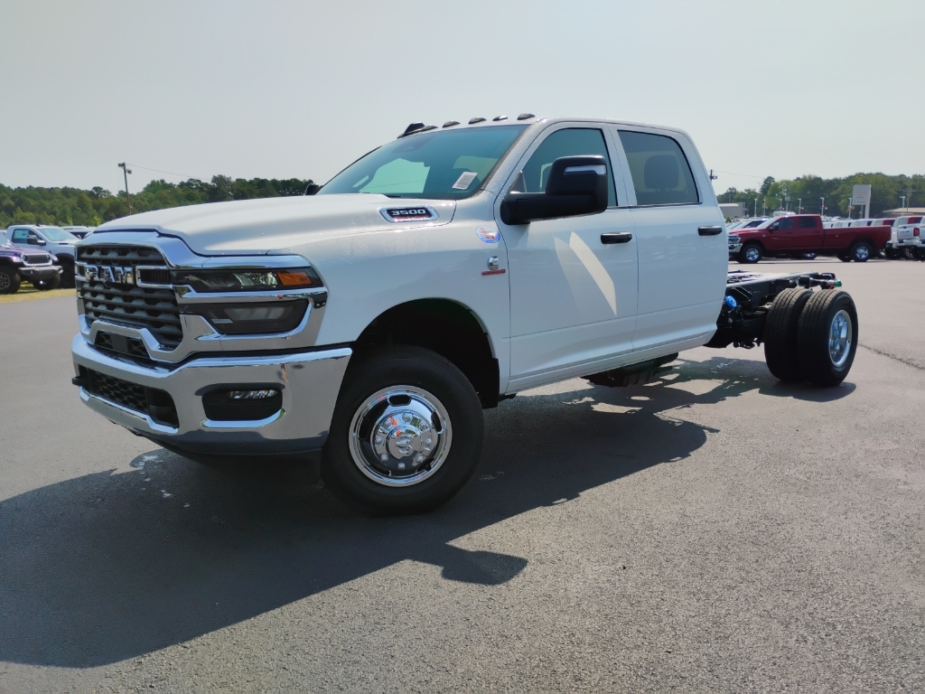 2026 Ram 3500 Chassis Tradesman photo 1