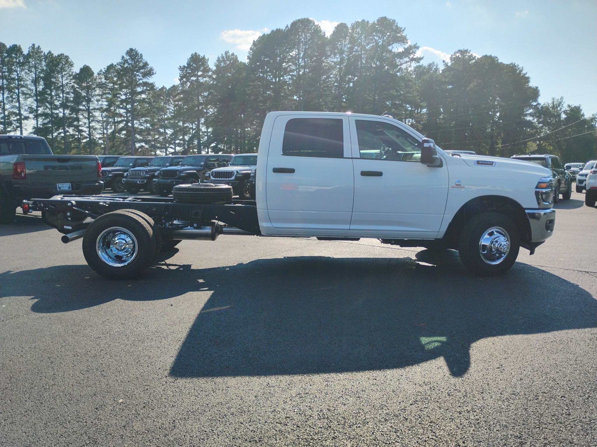 2026 Ram 3500 Chassis Tradesman photo 4