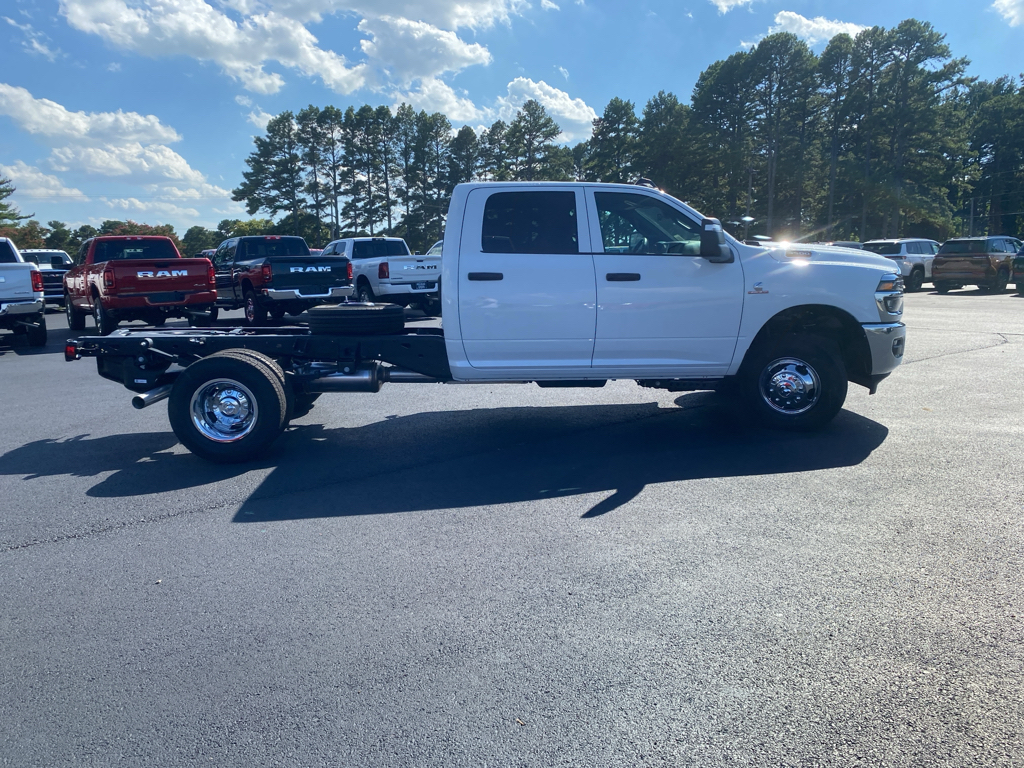 2026 Ram 3500 Chassis Tradesman photo 4