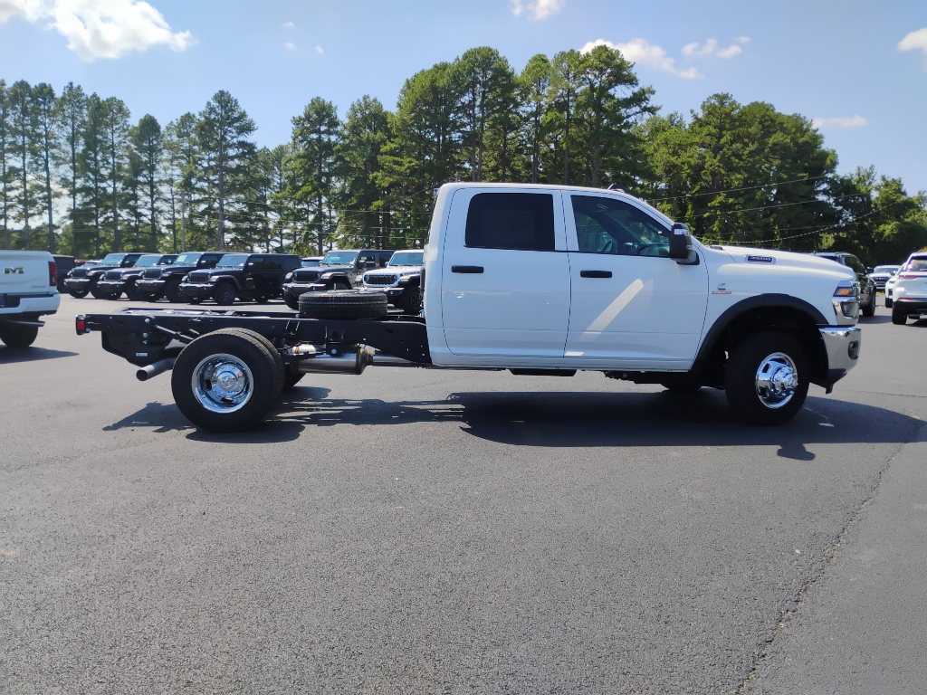 2026 Ram 3500 Chassis Tradesman photo 4