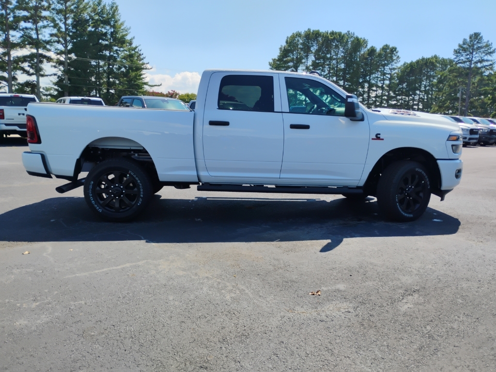 2026 Ram 2500 Black Express photo 4