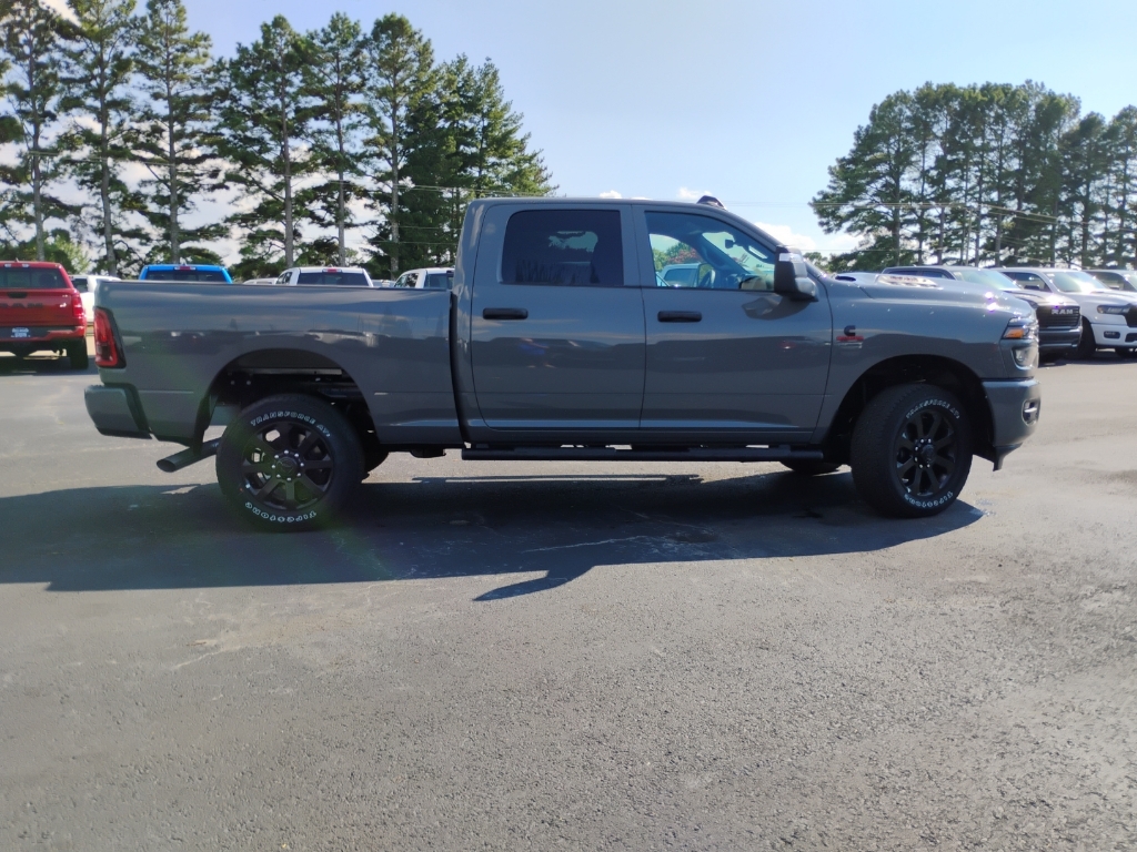 2026 Ram 2500 Black Express photo 4