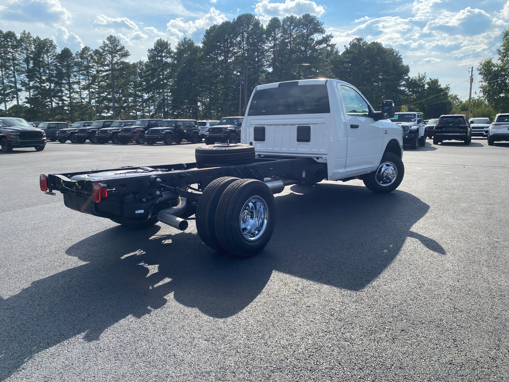 2027 Ram 3500 Chassis Tradesman photo 5